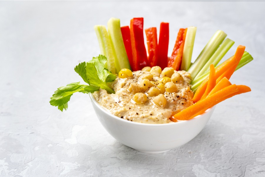 15 Healthy Snacks for People with Diabetes Carrot sticks with almond butter – A satisfying and nutritious snack for diabetics