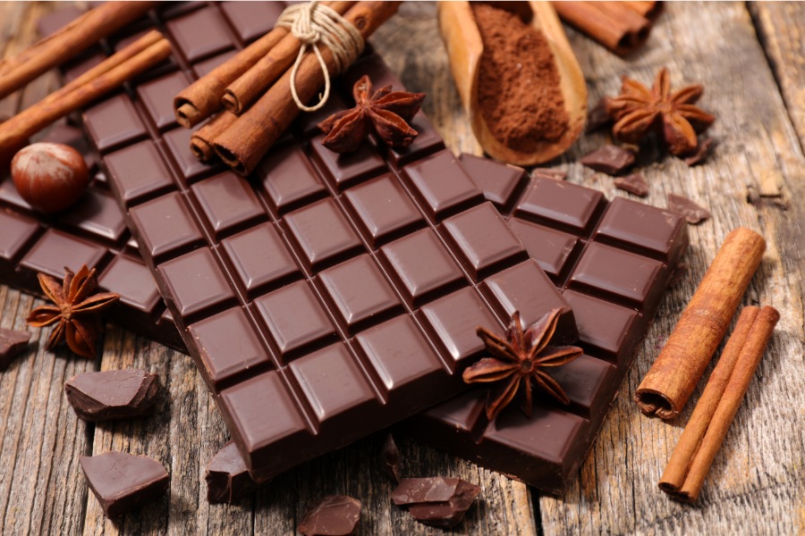 15 Healthy Snacks for People with Diabetes Dark Chocolate – A Tasty and Antioxidant Rich Treat for Diabetes in Moderation