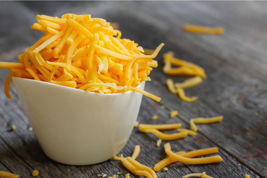15 Healthy Snacks for People with Diabetes Shredded cheese – A calcium rich snack option for diabetics
