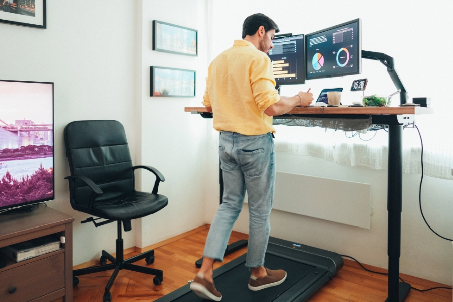 Benefits and importance of Using a standing desk to avoid back pain from sitting all day