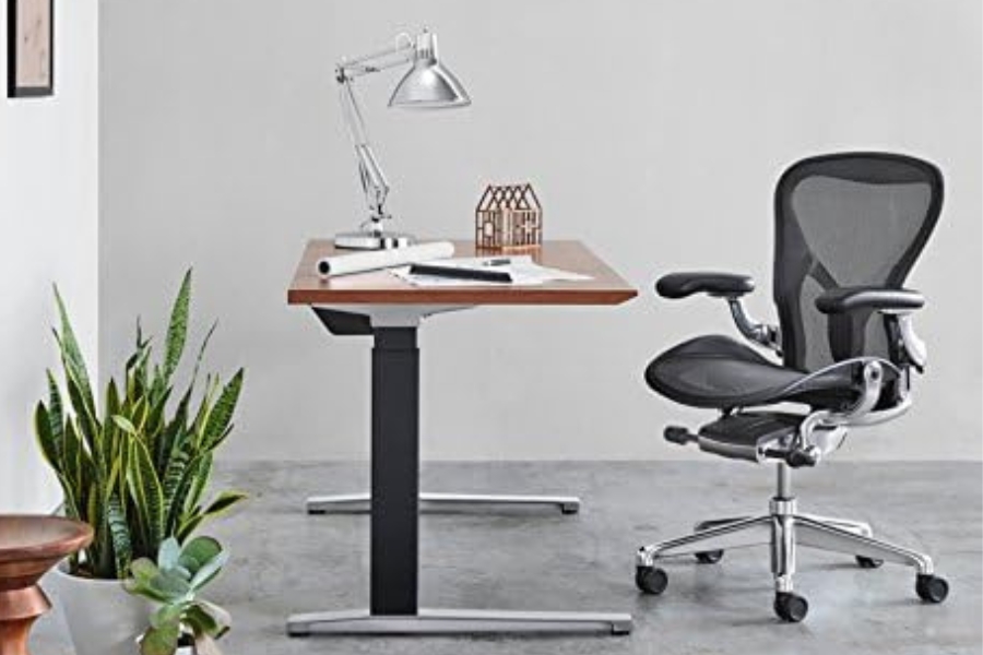 10 ergonomic chairs to help reduce back pain while working Herman Miller Aeron Chair – Features and Benefits for Back Pain Relief